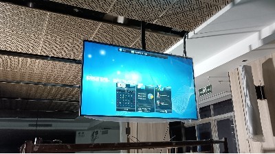 65寸雙面吊裝廣告機應用于廣州市市場監(jiān)督管理局項目